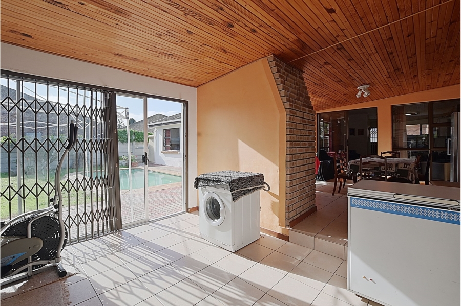 4 Bedroom Property for Sale in Welgelegen 3 Western Cape
